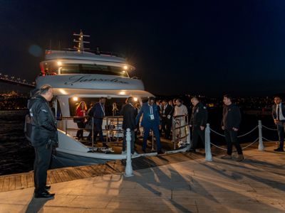 2025 12 03 Worldlng 1049