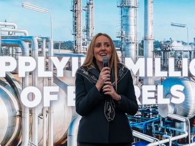 2025 12 03 Worldlng 1236