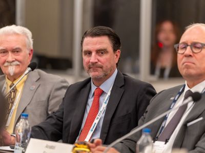 2025 12 03 Worldlng 811