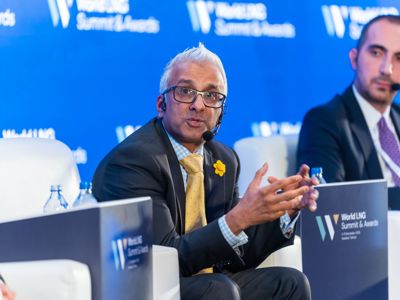 2025 12 04 Worldlng 700